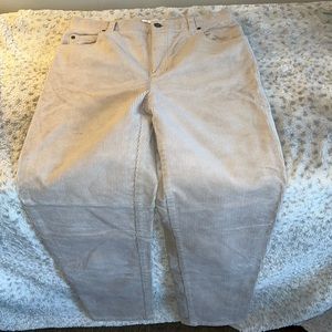 Jones NY Stretch Cords Size 4 Jeans